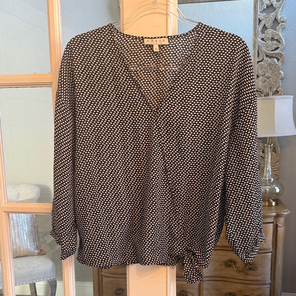 Chaus Black and White Patterned Top Size L